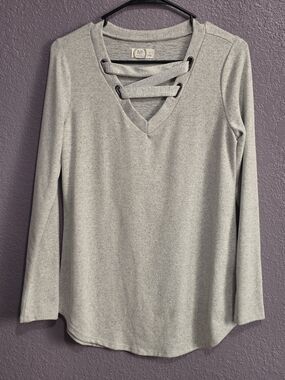 Maurices Light Gray Lace-Up V-Neck Long Sleeve Top